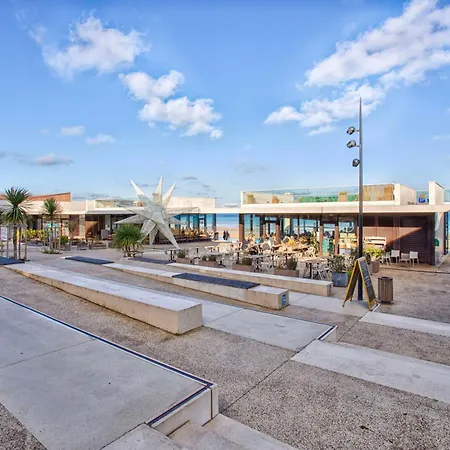 Front De - Rdc - Centre & Casino *