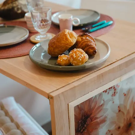 Front De - Rdc - Centre & Casino Apartman *